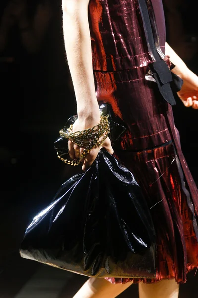 Look 10